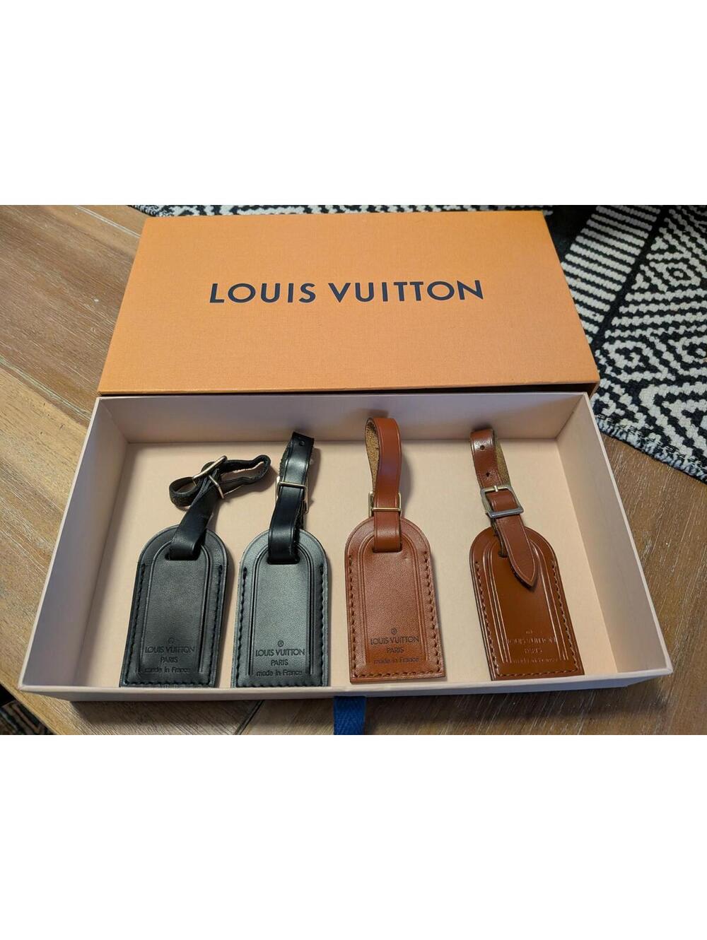Gorgeous Authentic 4x Lot! Louis Vuitton Luggage Tags 2x Dark Brown 2x Black LV